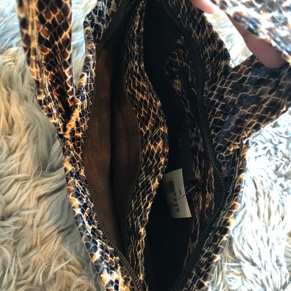 RARE Sheila Elaine Intermix patent leopard clutch - Picture 5 of 6